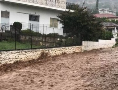 Χείμαρρος στη Φθιώτιδα - Κινδύνεψε χωριό (βίντεο-εικόνες)